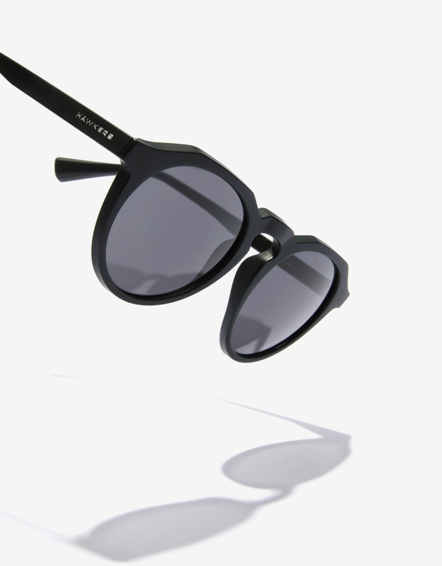 Hawkers Co - Warwick Raw Black Polarised Sunglasses - for Men and Women