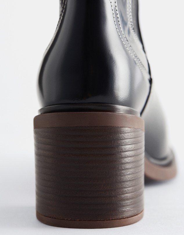 & Other Stories - Heeled Leather Chelsea Boots