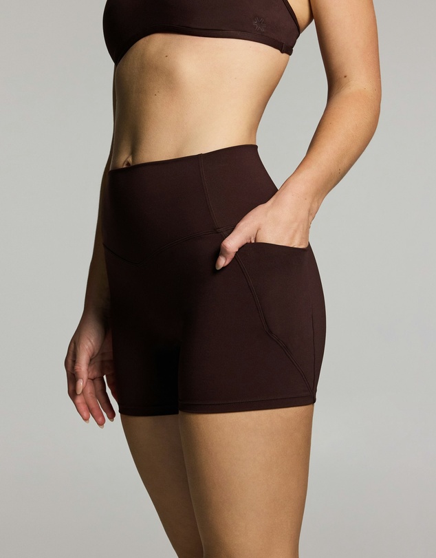 Rockwear - No Front Seam Pocket Mid Thigh Bike Shorts