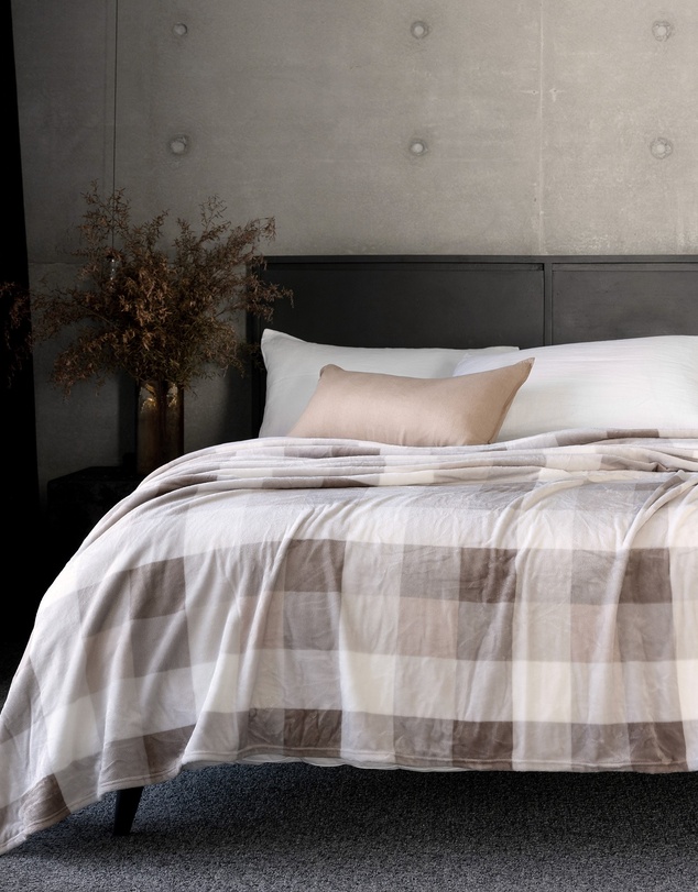 Bambury - Charlie Checkered Ultraplush Blanket