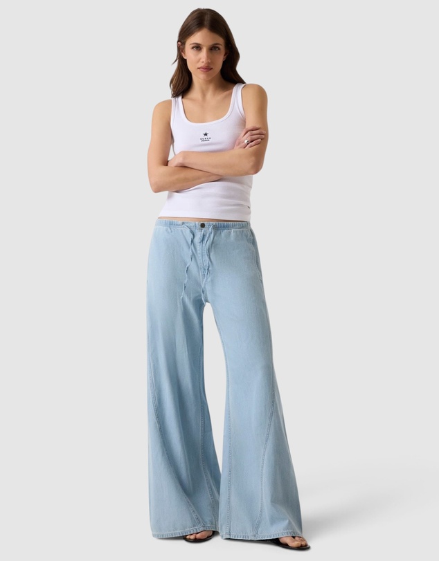 GUESS Jeans - GUESS JEANS Low-Rise Twisted Extra-Wide Jogger Jeans