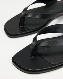 Atmos&Here - Dasha Leather Thong Sandals