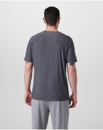 Vuori - Strato Tech Tee