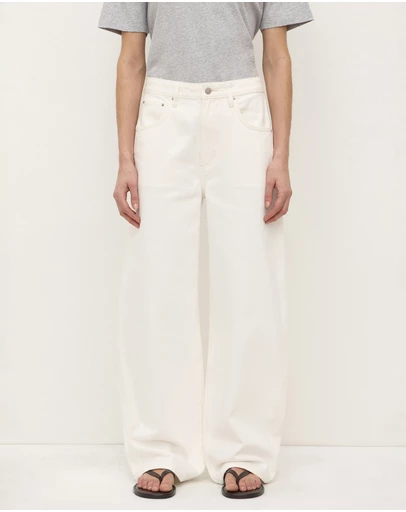 Assembly Label - Low Curve Mid Rise Jeans