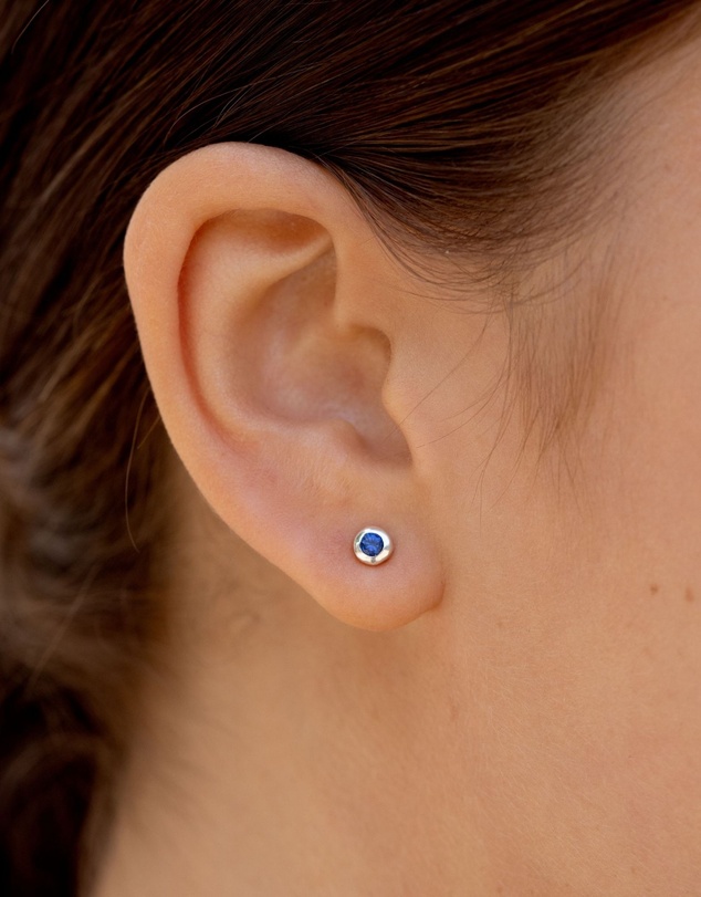 Dower & Hall - Women's 3mm Blue Sapphire Dewdrop Studs In Sterling Silver