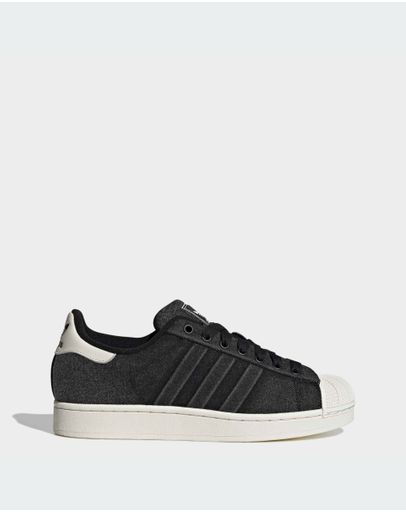 Core Black / Core Black / Core White
