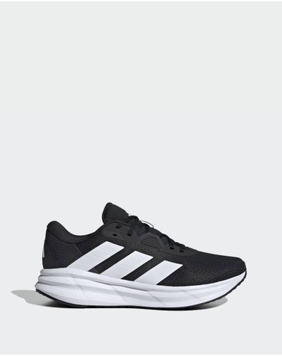Core Black / Cloud White / Carbon