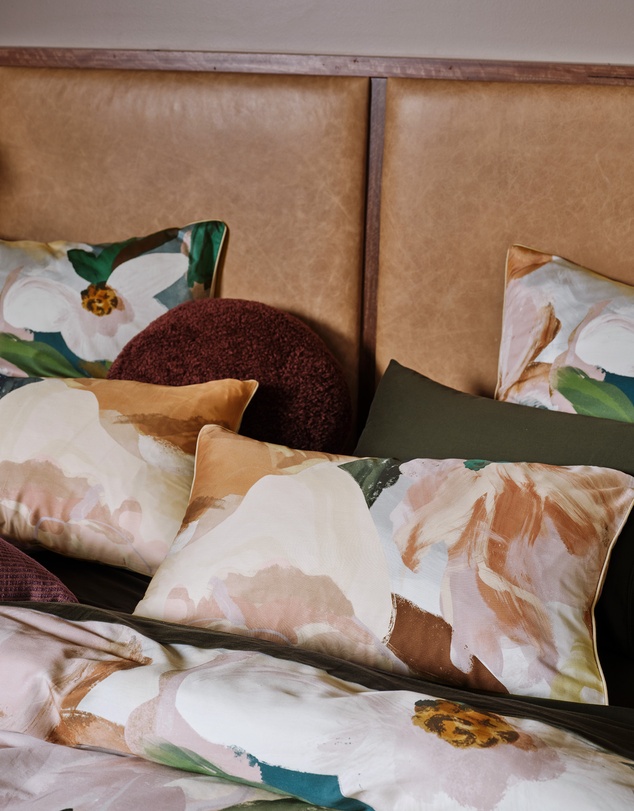 Linen House - Shetland Round Cushion