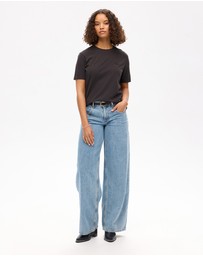 Superdry - Essential Logo Embroidered Tee