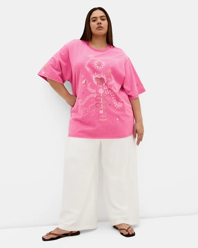 City Chic - Plus size Flaming Heart Cotton Tee - pink stone wash