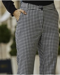 Sosandar - Houndstooth Print Tapered Leg Trousers
