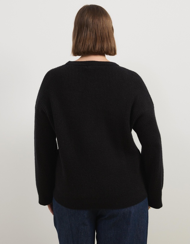 Atmos&Here Curvy - Rory Crewneck Knit Jumper With Button Detail At Side Seam