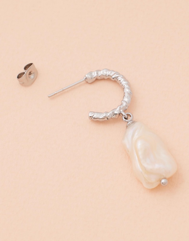 Carly Paiker - Biarritz Pearl Earrings