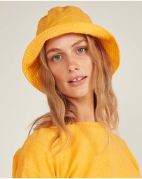 Primness - Peaches Bucket Hat