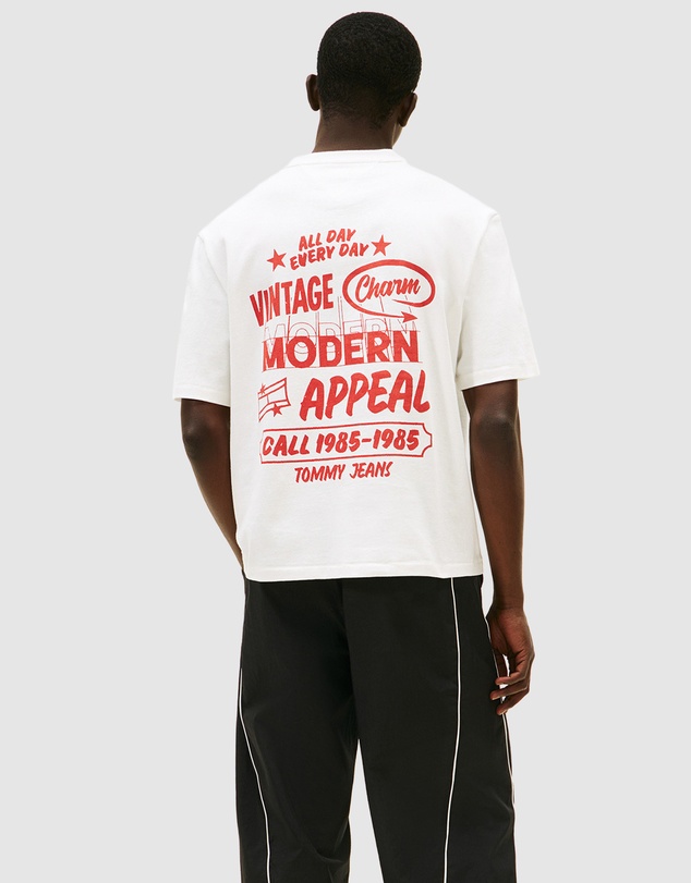 Tommy Jeans - 90s Graffiti SS Pocket T-Shirt