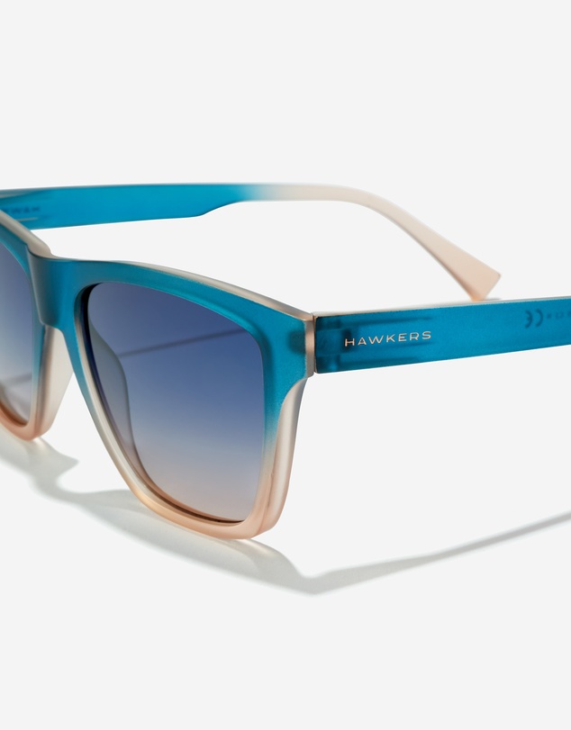 Hawkers Co - HAWKERS - Sunrise Blue To Peach ONE LS  Sunglasses for Men and Women UV400