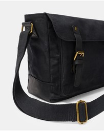 UNISON - Leo Satchel