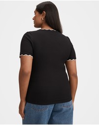 Forever New Curve - Rebecca Curve Scallop Trim T-shirt