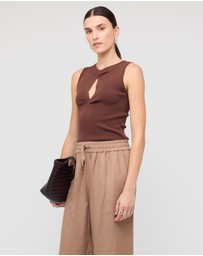 Staple the Label - ARDEN CUTOUT KNIT TOP CHOCOLATE