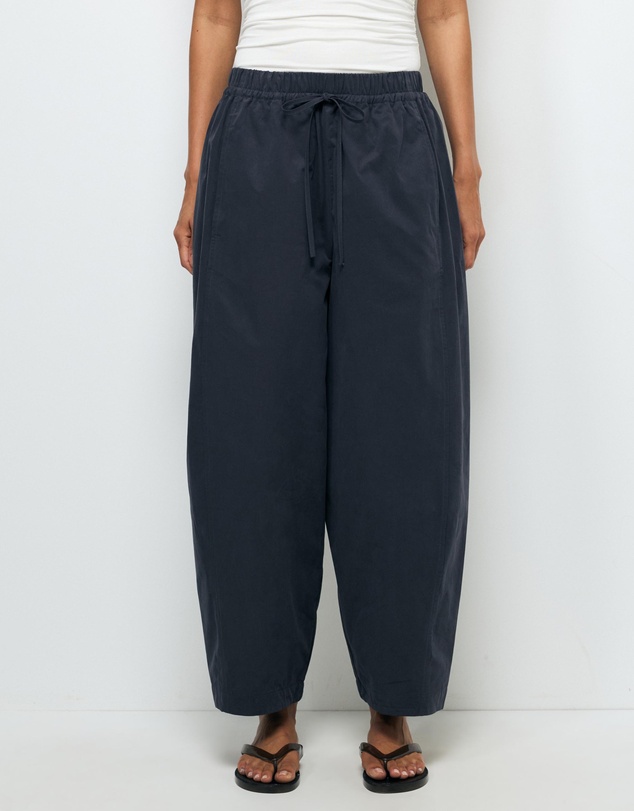 AERE - Cotton Barrel Leg Pants
