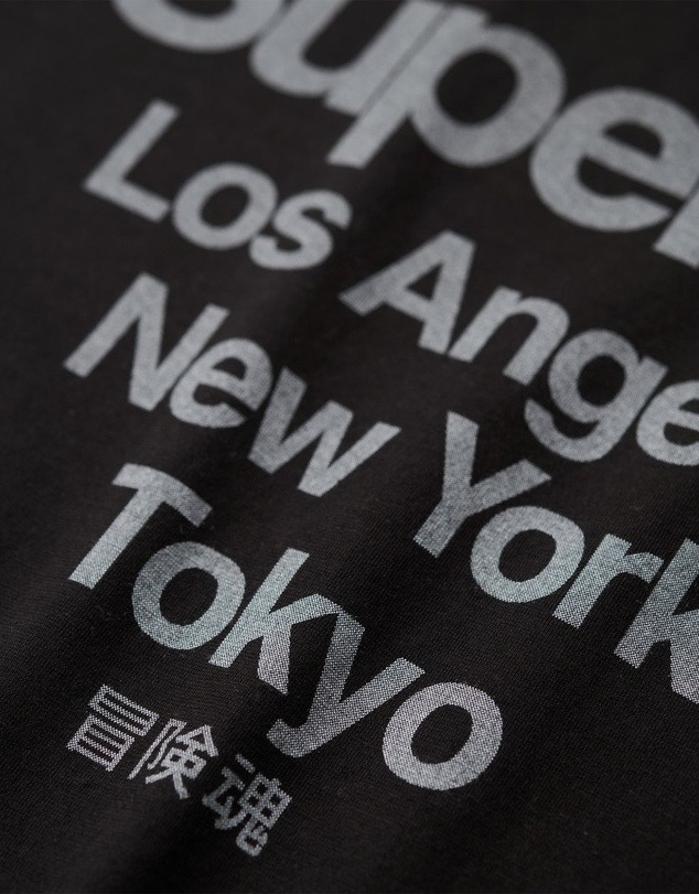 Superdry - Core Logo City Fitted Slim Fit Tee