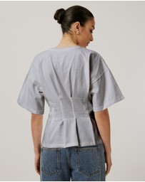 Calli - Tucked T-Shirt