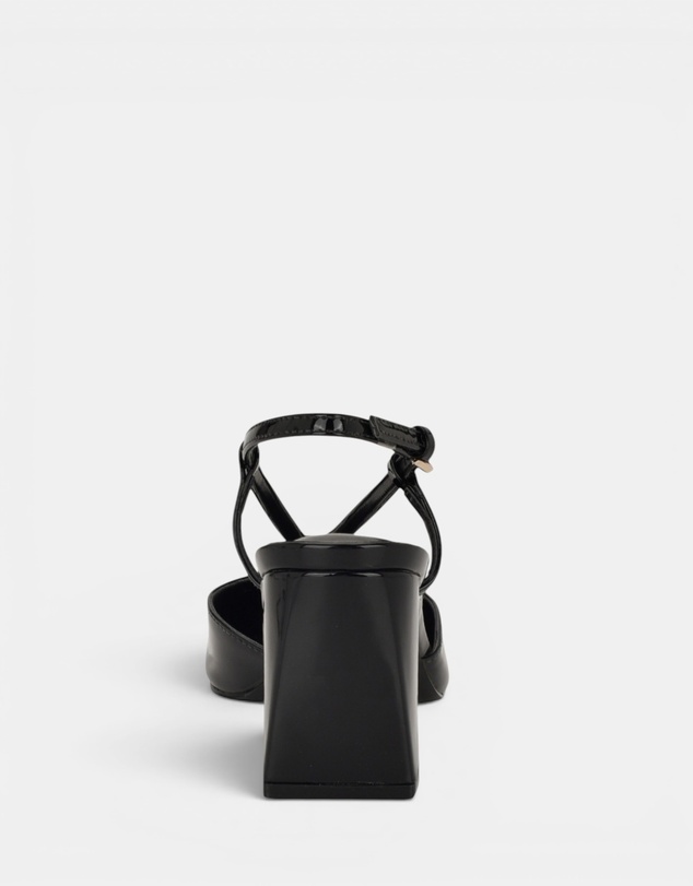 GUESS - Vargas Pumps