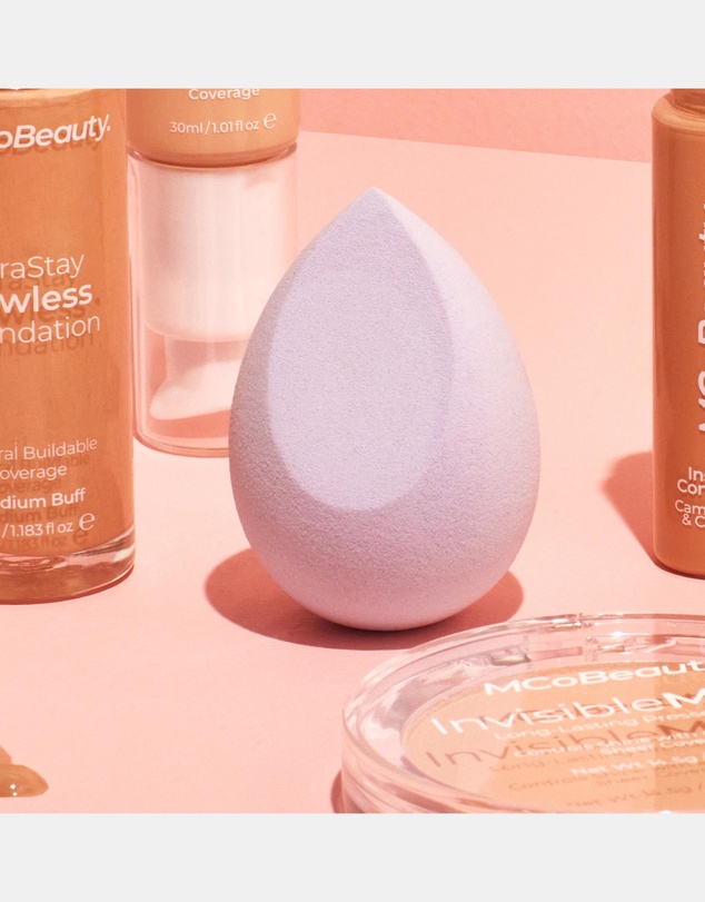 MCoBeauty - Colour Changing Makeup Blender Sponge