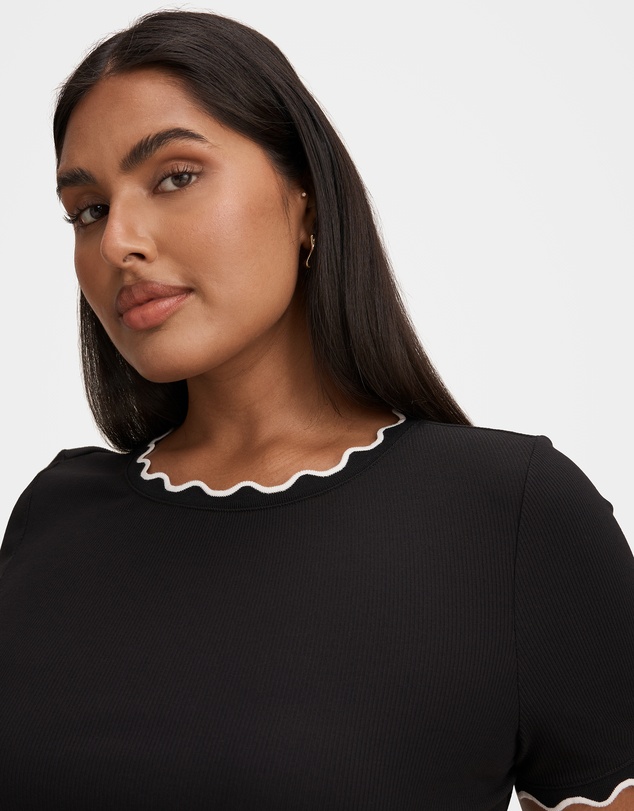 Forever New Curve - Rebecca Curve Scallop Trim T-shirt