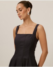 Tussah - Lulu Square Neck Midi Dress
