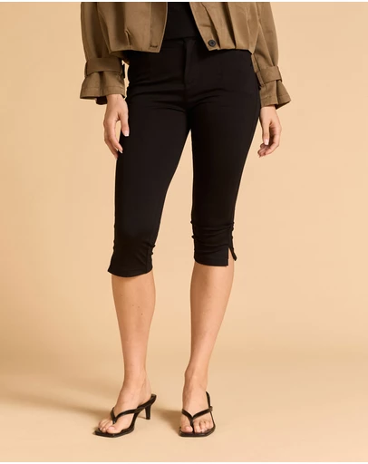 MVN - Capri Pant