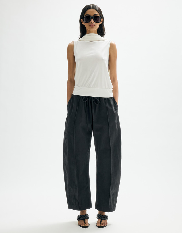 Minima Esenciales - Emra Scarf Tank Top