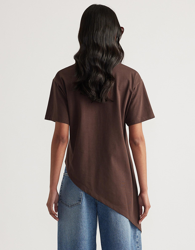 Decjuba - Kirsten Asymmetric Hem Tee