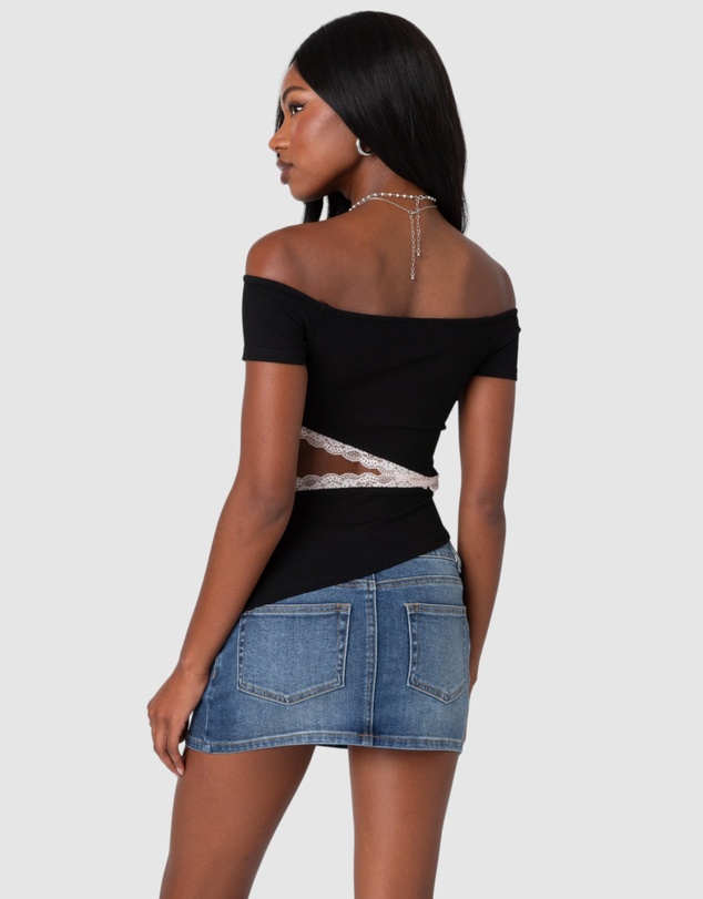 EDIKTED - Annaise Off Shoulder Cut Out Top