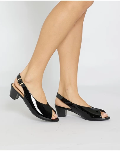 Wide Steps - Hilda