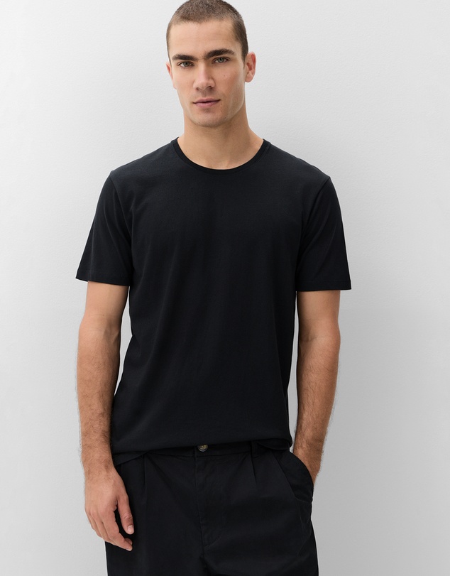 UNISON - Classic Crew Neck T Shirt