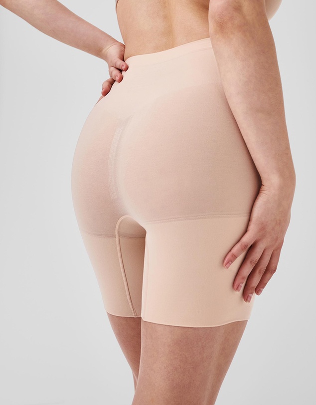 Spanx - SPANXsculpt Seamless Power Mid-Thigh Short