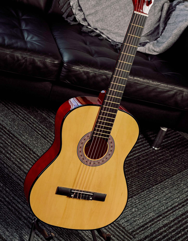 iWorld - 3rd Avenue Full Size Classical Guitar Pack - Natural