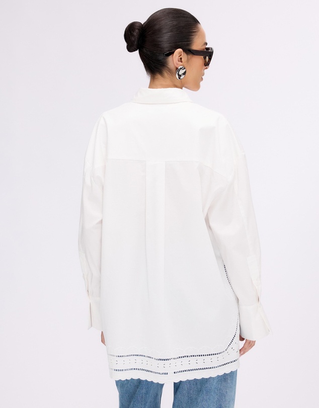 Revibe - Repaired Minima Esenciales Daphne Embroidered Oversized Shirt - AU 6