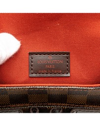 Pre-Loved by Azura Reborn - Pre-Loved louis vuitton Vertical Trunk Pochette Crossbody
