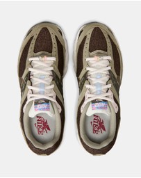 Nike - Air Max Moto 2K - Women's