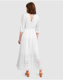 Belle & Bloom - All Eyes On Me Midi Dress