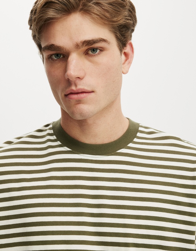 Cotton On - Cropped Fit T-Shirt