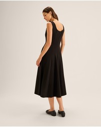 Review - Elodie Midi Dress