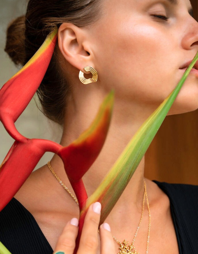 Ottoman Hands - Nara Wave GoldStud Earrings