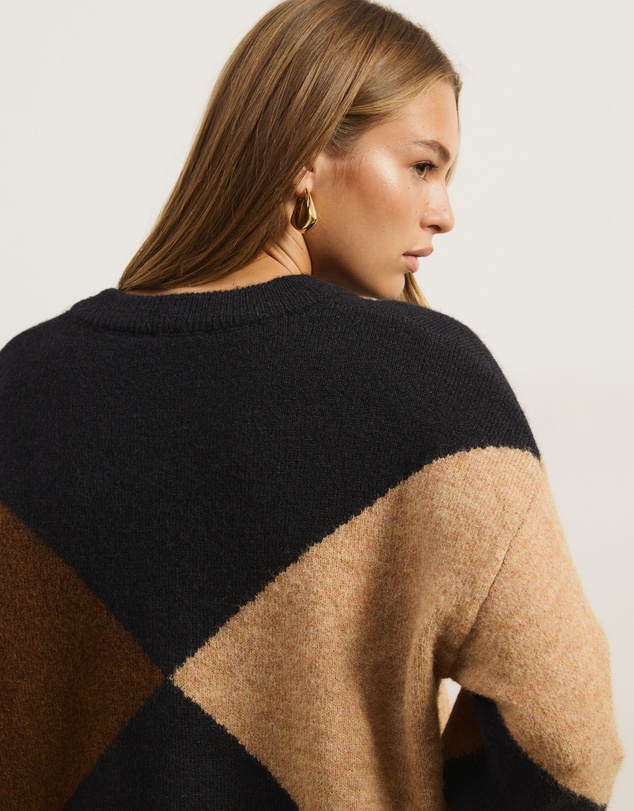 Atmos&Here - Tori Argyle Knit V-Neck Jumper