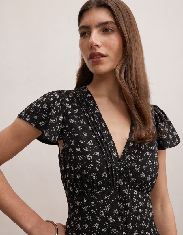 Forever New - Ardelia Flutter Sleeves Midi Dress