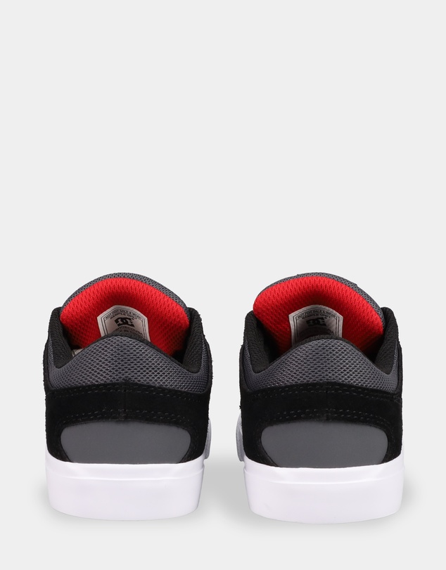 DC Shoes - Boys 8 to 16 Onyx Skate Shoes
