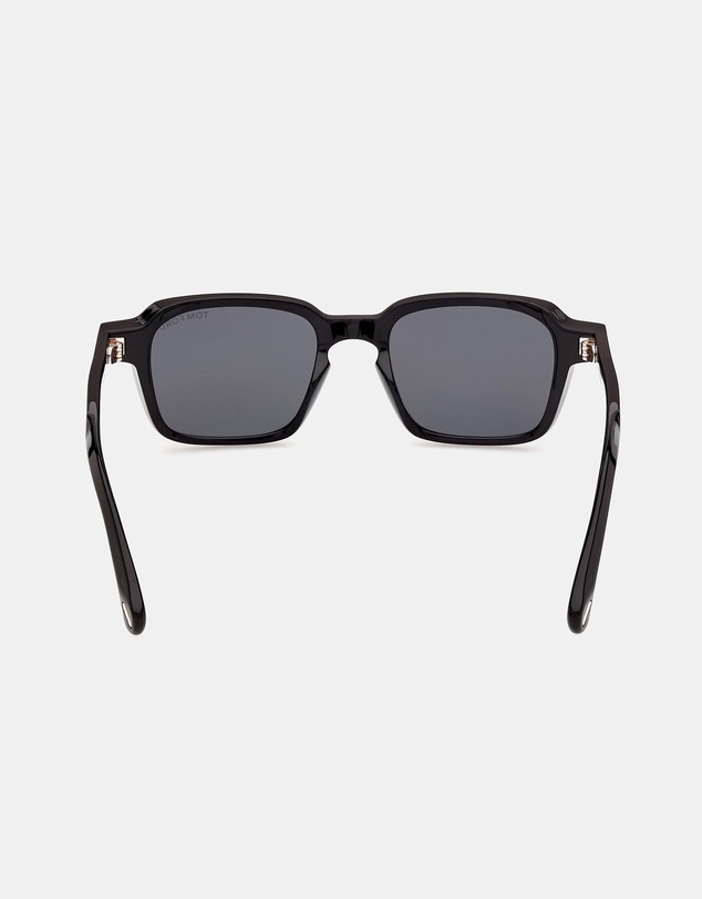 Tom Ford - Ezra-02