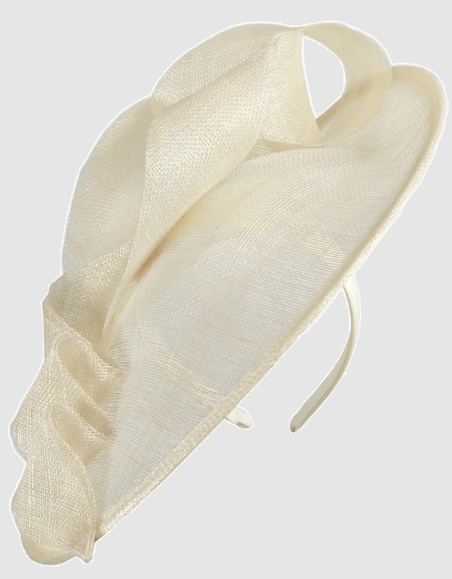 Max Alexander - Cream Plate Racing Fascinator